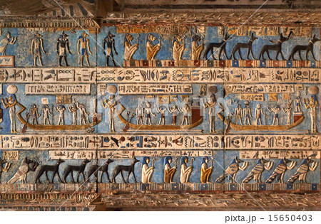 Hieroglyphic carvings in ancient egyptian temple 15650403