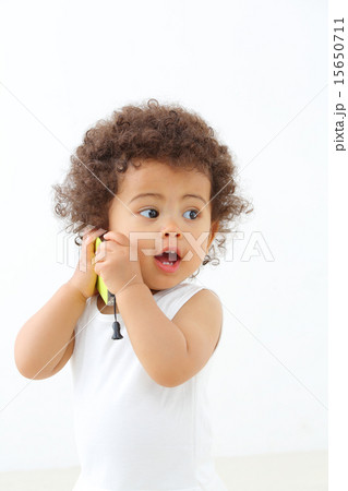 スマートフォンと女の子 15650711