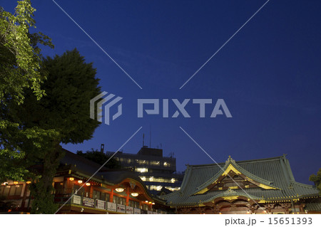 夜の神田明神、ライトアップ 15651393