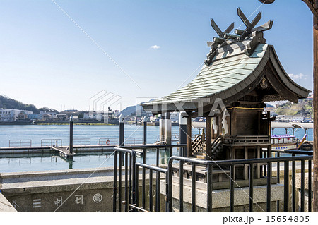 尾道の海と摂社 15654805