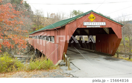 red covered wooden bridge red covered wooden bridge 15664816