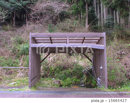 美山町の湧き水「神田の水（じんでんのみず）」 15665427