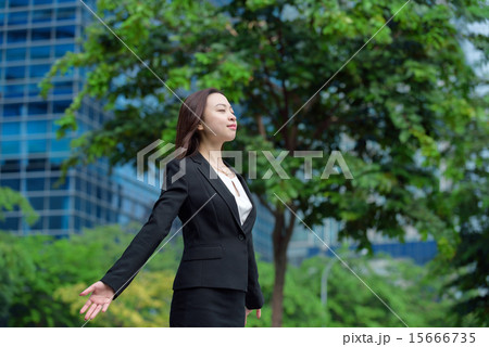 Chinese businesswoman with open arms 15666735