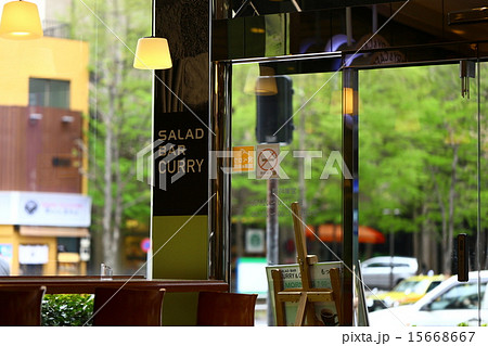 お洒落な飲食店 入り口の写真素材