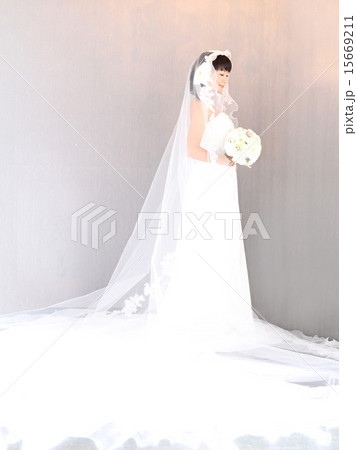 結婚式　ウエディング　花嫁　ブライダル 15669211