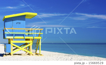 cabin on the beach, Miami Beach, Florida, USA 15669529