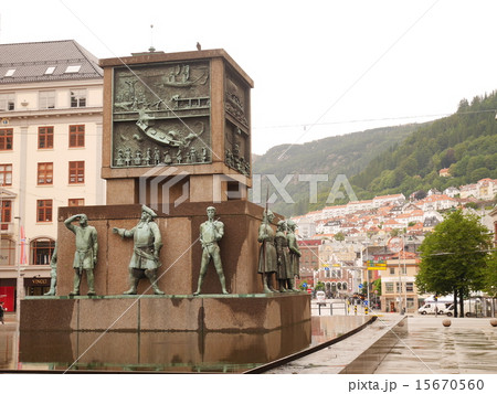 ノルウェー・ベルゲンの街並 15670560