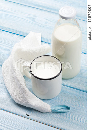 Milk cup and bottle 15670807