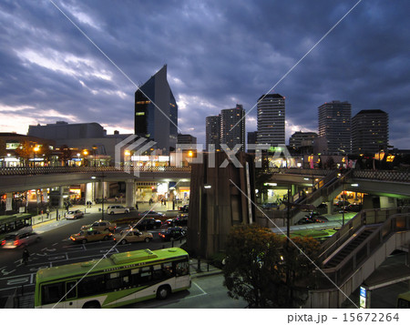 JR京浜東北線川口駅前の夜景 JR京浜東北線川口駅前の夜景 15672264
