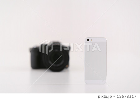 スマートフォンとデジタルカメラ 15673317