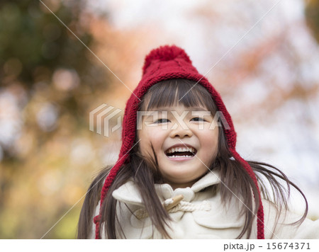 帽子をかぶった女の子 15674371