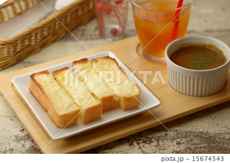 チーズトースト 15674543