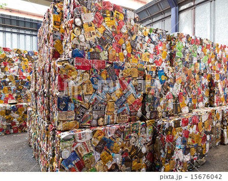 圧縮された空き缶 圧縮された空き缶 15676042