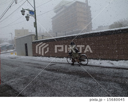 突然のどか雪 15680045