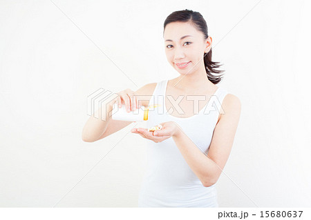 若い女性の健康イメージ 若い女性の健康イメージ 15680637