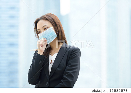Chinese businesswoman wearing medical mask 15682673