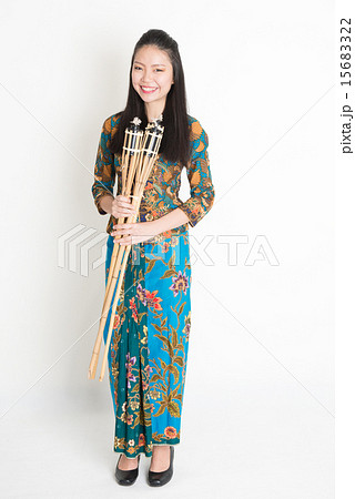 Woman Celebrate  Ramadan 15683322