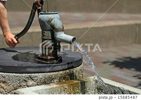 手押しポンプ式井戸 15685487