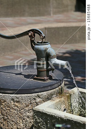 手押しポンプ式井戸 15685488