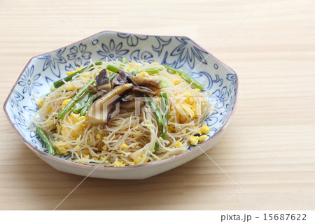 椎茸と玉子入りビーフン 15687622