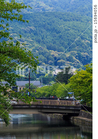 京都 岡崎公園から南禅寺を望む 京都 岡崎公園から南禅寺を望む 15694056