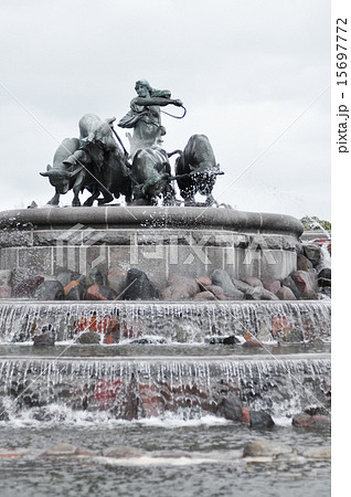 ゲフィオンの泉 15697772