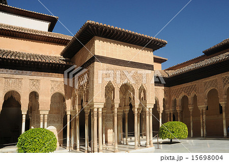 アルハンブラ宮殿中庭 15698004