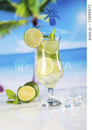 Cocktails, alcohol drink, natural colorful tone 15699872