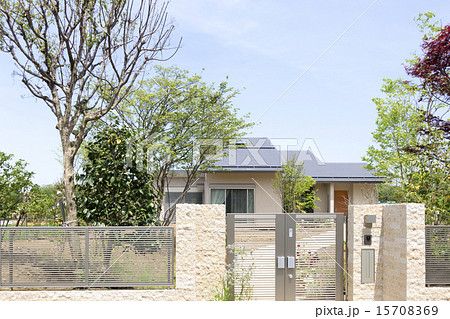 戸建て住宅　イメージ　広い敷地　平屋　施工例 15708369