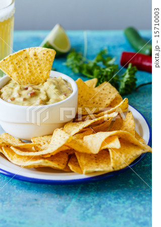 Guacamole with avocado, lime, tomato, and cilantro 15710003