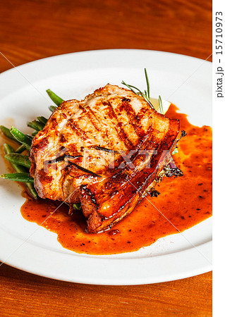 meat steak with red cabbage 15710973