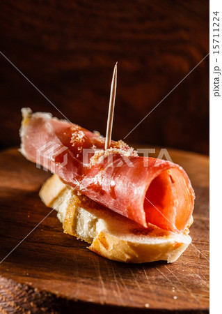 tapas tapas 15711224