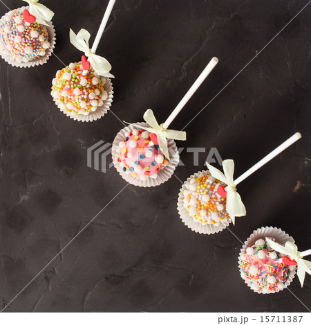 cake pops 15711387
