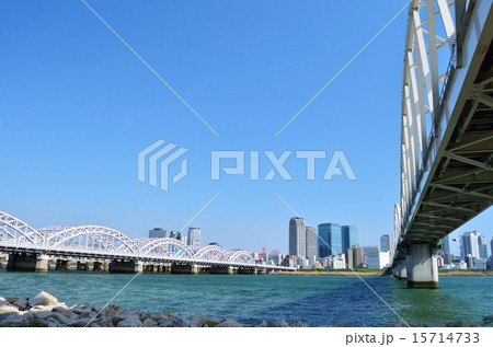 淀川と十三大橋 淀川と十三大橋 15714733