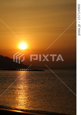 海岸の夕焼け 15714966