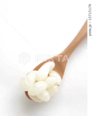 ココナッツオイルのサプリメント 15715176