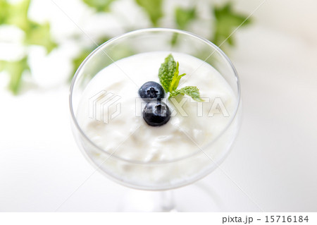 ヨーグルト 15716184