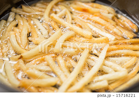 フライドポテト フライドポテト 15716221