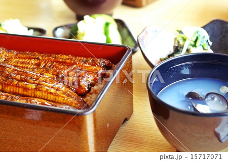 うなぎの蒲焼 15717071
