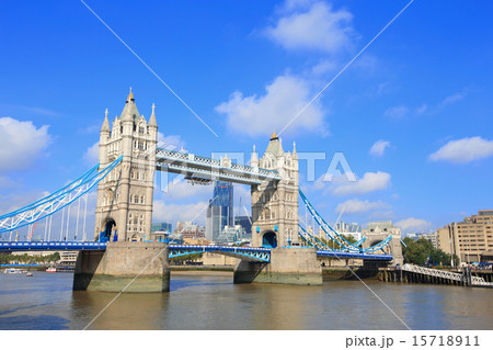 Tower Bridge in London 15718911