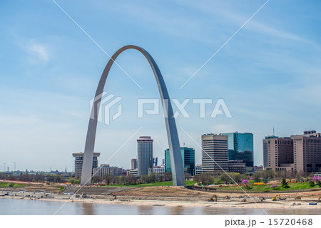 saint louis missouri downtown at daylight 15720468
