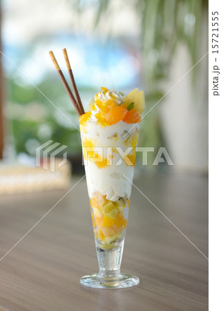 フルーツパフェ フルーツパフェ 15721555