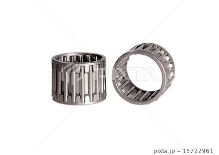 two roller bearings 15722961