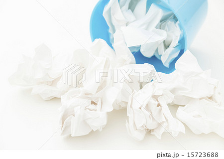 ゴミ箱とゴミ ゴミ箱とゴミ 15723688