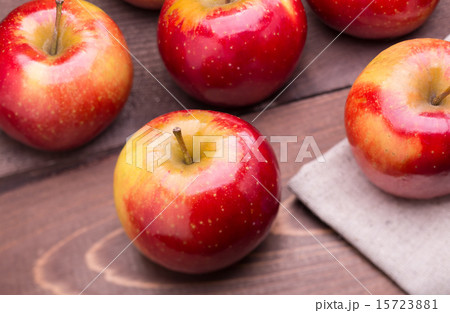 red ripe apples 15723881
