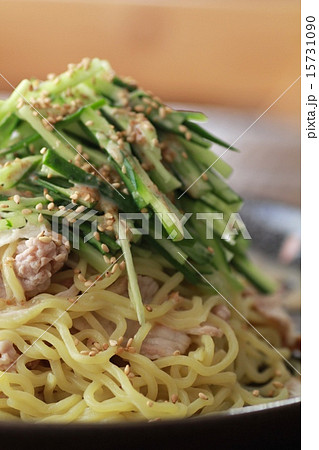 きゅうりモリモリ冷しゃぶラーメン 冷やしラーメン きゅうりモリモリ冷しゃぶラーメン 冷やしラーメン 15731090