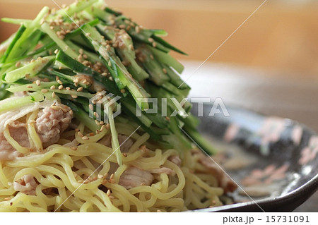 きゅうりモリモリ冷しゃぶラーメン　冷やしラーメン 15731091