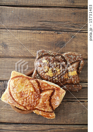 プレーンとチョコレートのクロワッサンたい焼き プレーンとチョコレートのクロワッサンたい焼き 15731403