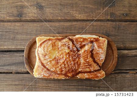 サクサクで美味しいクロワッサンたい焼き 15731423