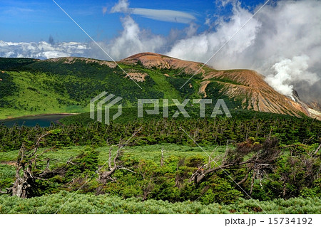 噴煙上がる吾妻連峰・一切経山 15734192